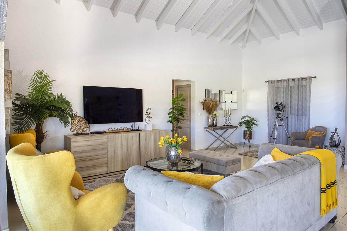 A louer villa 4 chambres Mont Vernon Saint Martin_ Salon - 17